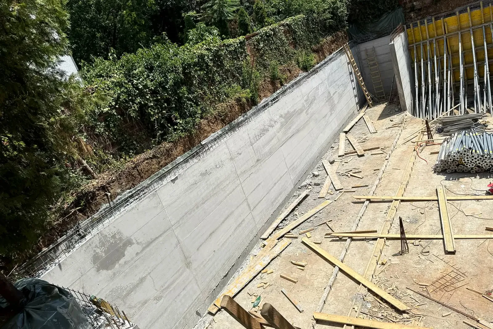 Potporni zid i podrumska konstrukcija